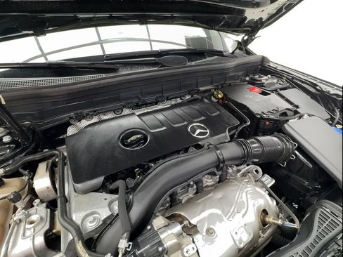 Used 2023 Mercedes-Benz GLB 250 image 18