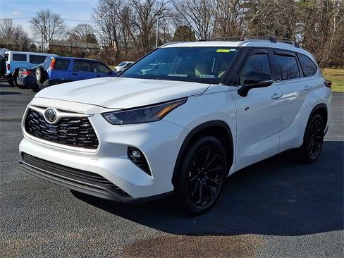 Used 2022 Toyota Highlander XLE image 6