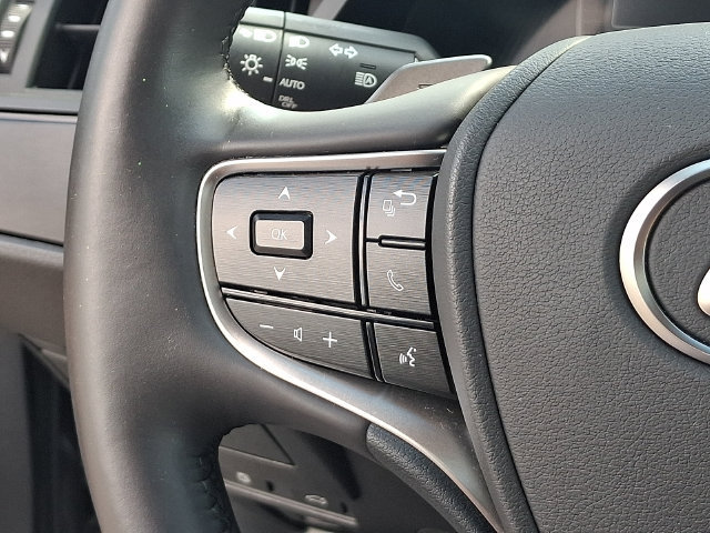Used 2023 Lexus ES 350 w/ Premium Package FWD image 7