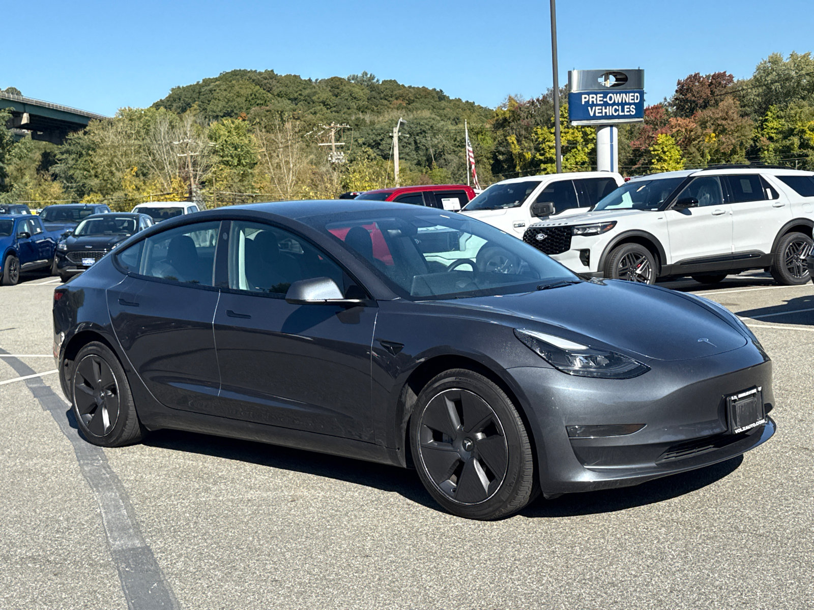 Used 2023 Tesla Model 3 Standard Range RWD image 1