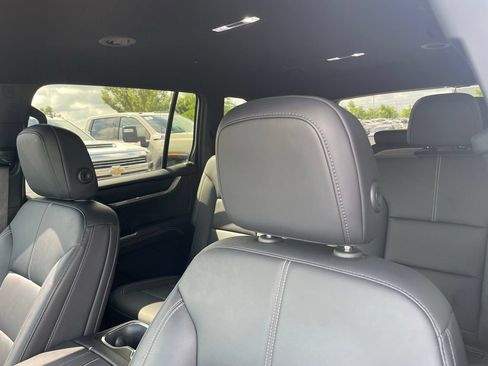 Used 2024 GMC Acadia Elevation FWD image 19
