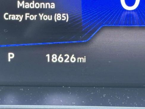 Used 2023 Volkswagen Tiguan SE R-Line image 14