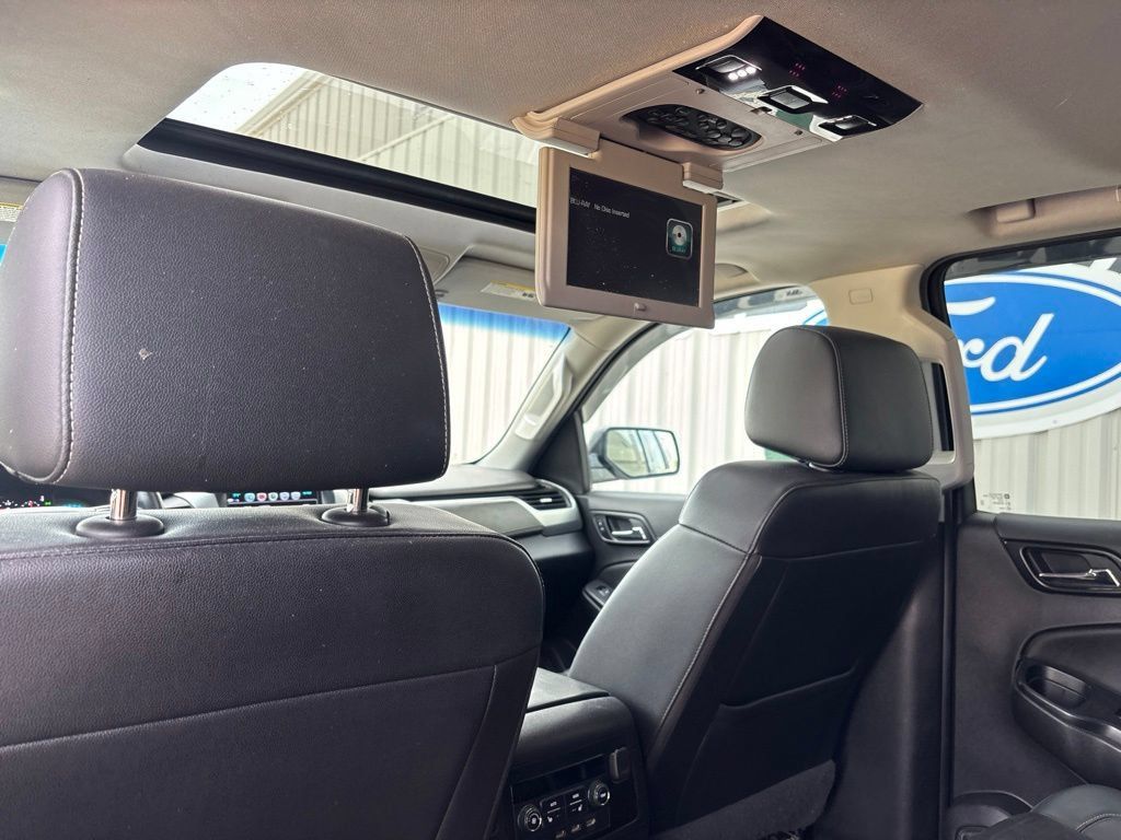 Used 2020 Chevrolet Suburban Premier AWD/4WD image 14