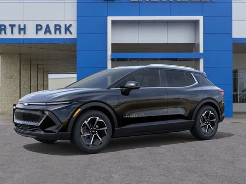 New 2026 Chevrolet Equinox EV LT image 2