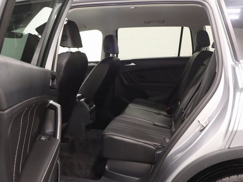 Used 2024 Volkswagen Tiguan SE image 13