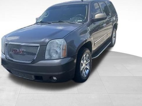 Used 2011 GMC Yukon Denali AWD/4WD image 10