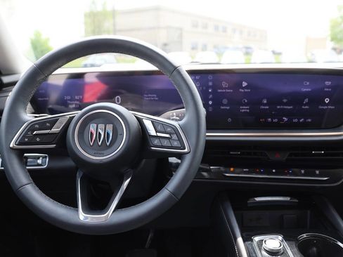 Used 2025 Buick Envision Avenir AWD/4WD image 23