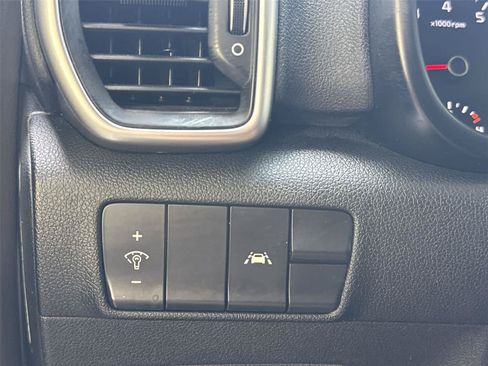Used 2020 Kia Sportage LX FWD image 21