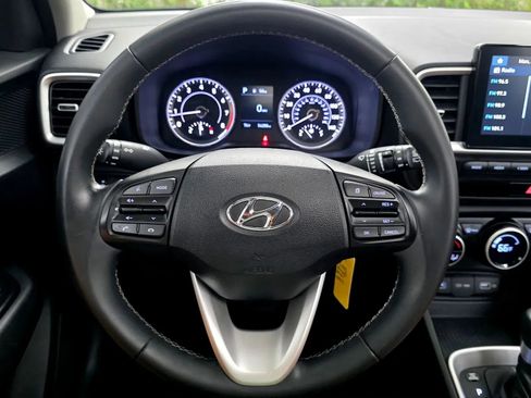 Used 2022 Hyundai Venue SEL FWD image 30
