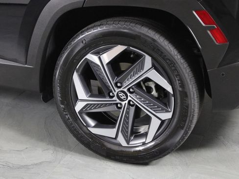 Certified 2022 Hyundai Tucson Limited AWD/4WD image 15