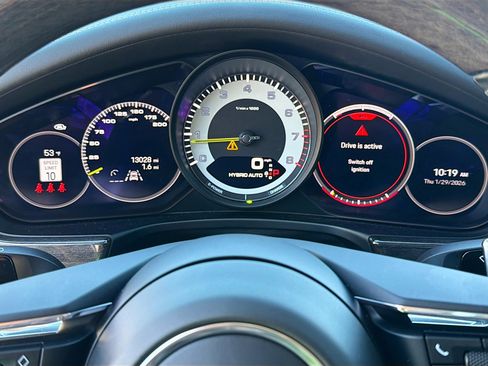 Used 2023 Porsche Panamera 4S w/ Premium Package image 39