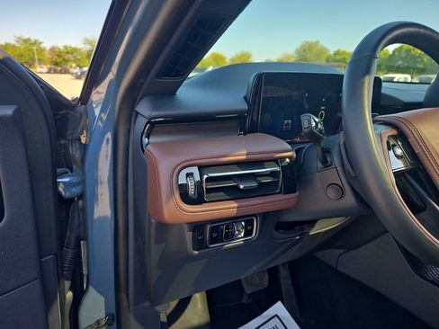 Used 2025 Lincoln Aviator Reserve w/ Illumination Package image 28