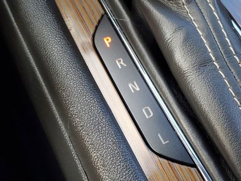 Used 2018 GMC Acadia SLE image 23