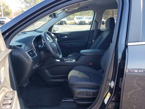 Used 2022 Chevrolet Equinox LT w/ Driver Convenience Package image 32