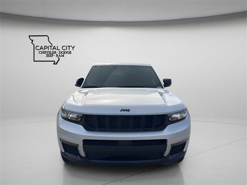 New 2025 Jeep Grand Cherokee L Limited image 3