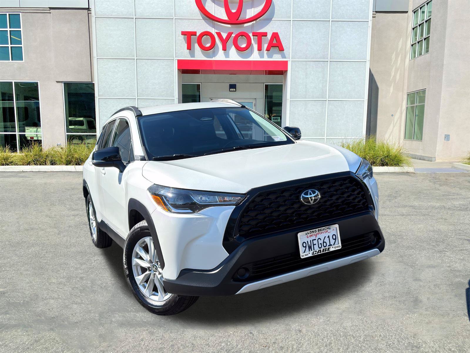 Certified 2025 Toyota Corolla Cross LE FWD image 2