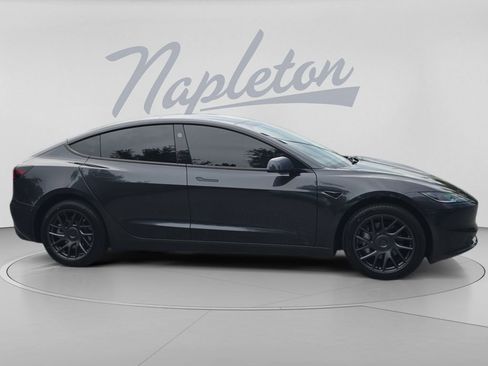 Used 2025 Tesla Model 3 Long Range RWD image 9