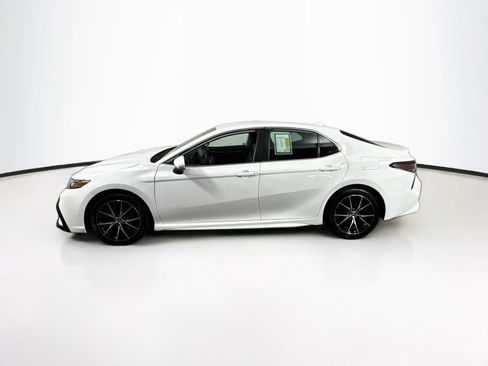 Used 2024 Toyota Camry SE FWD image 4
