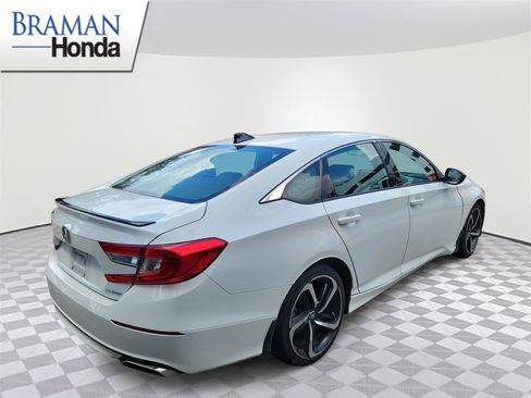 Used 2022 Honda Accord Sport image 3