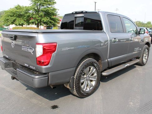 Used 2018 Nissan Titan SV w/ SV Convenience Package AWD/4WD image 6