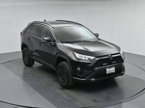 Used 2019 Toyota RAV4 XLE AWD/4WD image 38