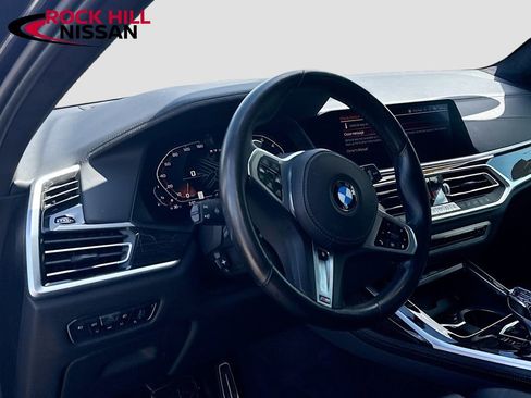 Used 2021 BMW X7 M50i w/ Dynamic Handling Package image 30
