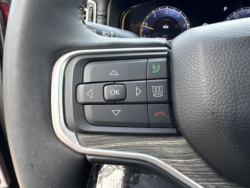 Certified 2024 Jeep Wagoneer Series II w/ Flexible Seating Group image 31