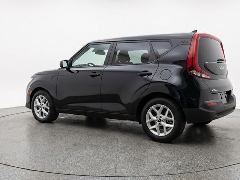 Used 2025 Kia Soul LX w/ LX Technology Package FWD image 6