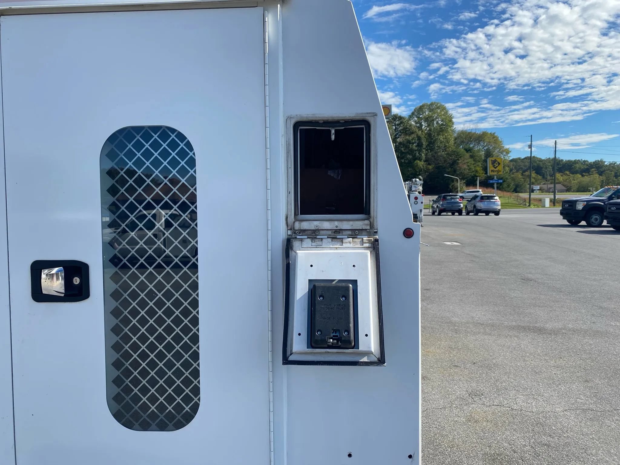 Used 2018 Chevrolet Express 3500 w/ Power Convenience Package RWD image 26