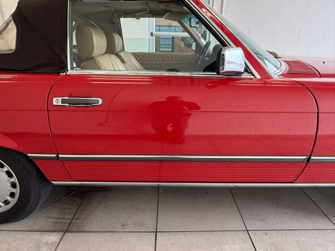Used 1988 Mercedes-Benz 560 SL image 16
