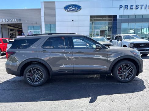 New 2026 Ford Explorer ST-Line w/ ST-Line Street Pack AWD/4WD image 17