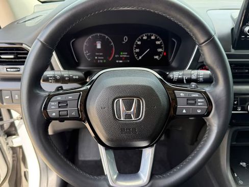 Used 2024 Honda Pilot Touring image 12