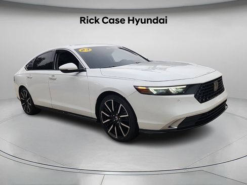 Used 2023 Honda Accord Touring image 9