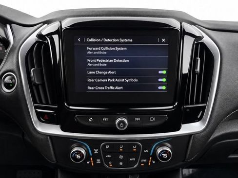 Used 2023 Chevrolet Traverse LT AWD/4WD image 38