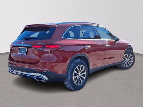 Used 2026 Mercedes-Benz GLC 300 4MATIC image 4