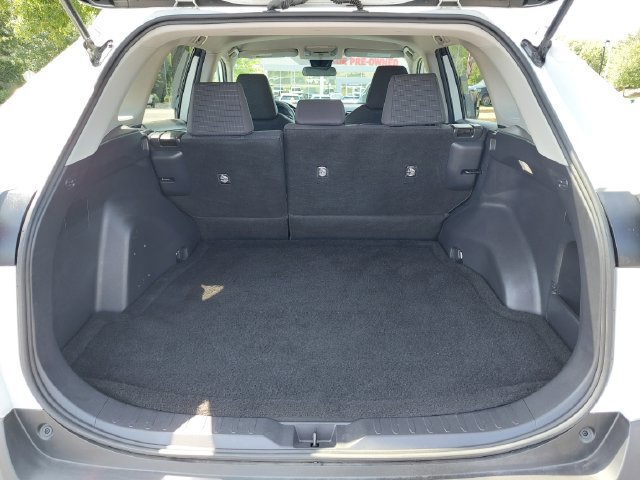 Certified 2022 Toyota RAV4 LE AWD/4WD image 32