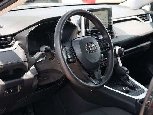 Used 2024 Toyota RAV4 LE AWD/4WD image 13