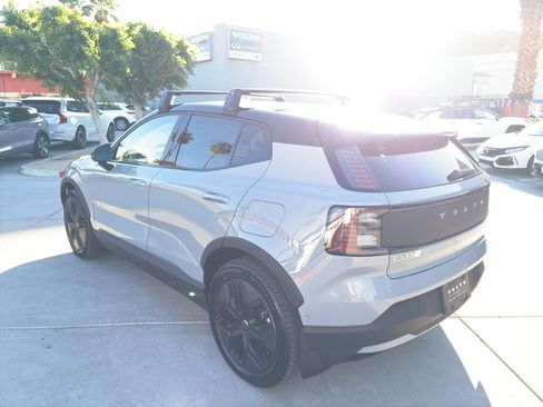 New 2026 Volvo EX30 Cross Country Ultra image 4