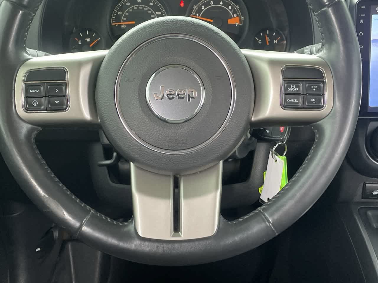 Used 2014 Jeep Patriot Latitude w/ Freedom Edition Package FWD image 10