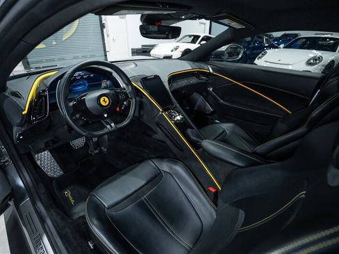 Used 2021 Ferrari Roma RWD image 18