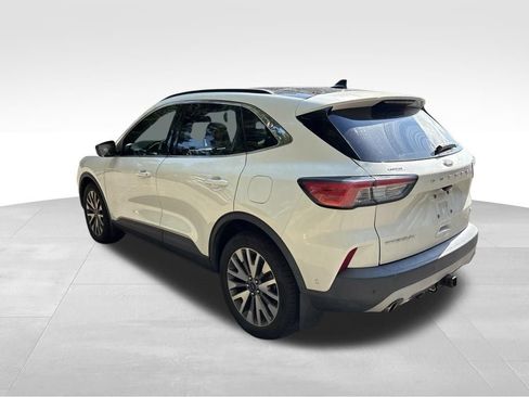 Used 2020 Ford Escape Titanium w/ Titanium Premium Package 2.0 AWD/4WD image 3