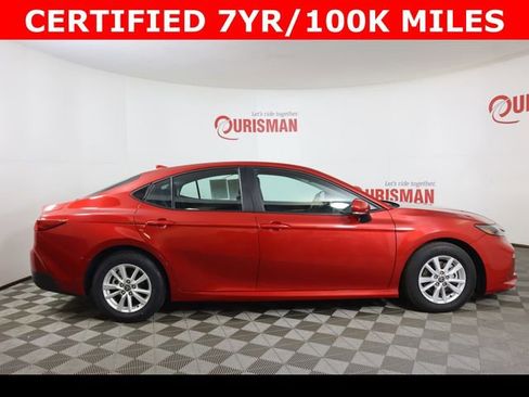 Used 2025 Toyota Camry LE image 13