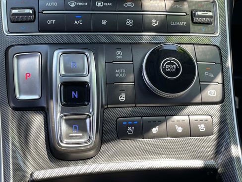 Used 2023 Hyundai Santa Fe Limited image 16