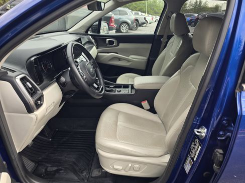 Used 2021 Kia Sorento S w/ Panoramic Sunroof Package FWD image 12