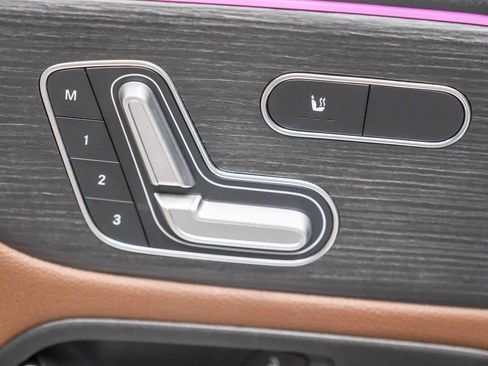 Certified 2021 Mercedes-Benz GLB 250 image 24