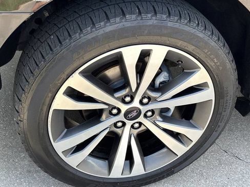 Used 2021 Ford Expedition Platinum AWD/4WD image 14