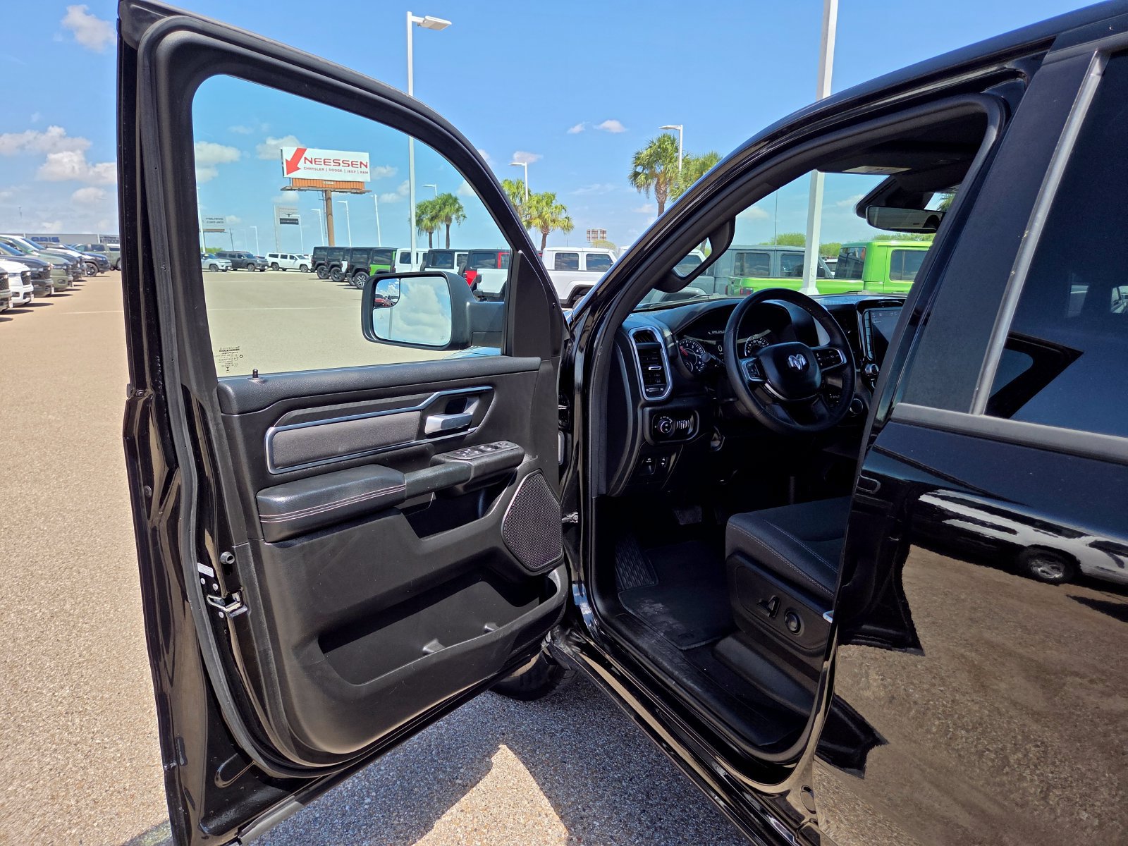 Used 2025 RAM 1500 Big Horn AWD/4WD image 15