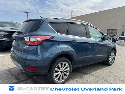 Used 2018 Ford Escape Titanium image 3