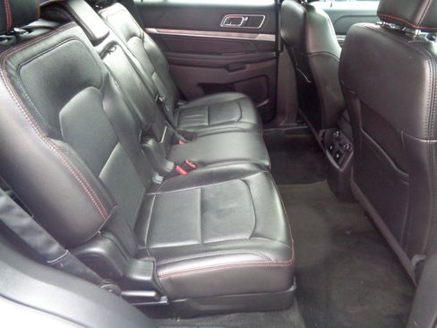 Used 2018 Ford Explorer Sport w/ Equipment Group 401A AWD/4WD image 32