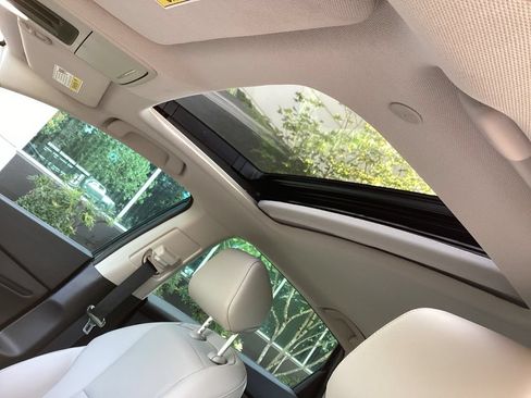 Used 2024 Honda Accord Touring image 4